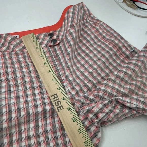 Annika Cutter & Buck Womens golf shorts size 8 plaid 2638 - Picture 7 of 9